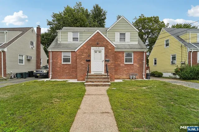 $2,350 | 2-33 31st Street, Fair Lawn, NJ 07410
