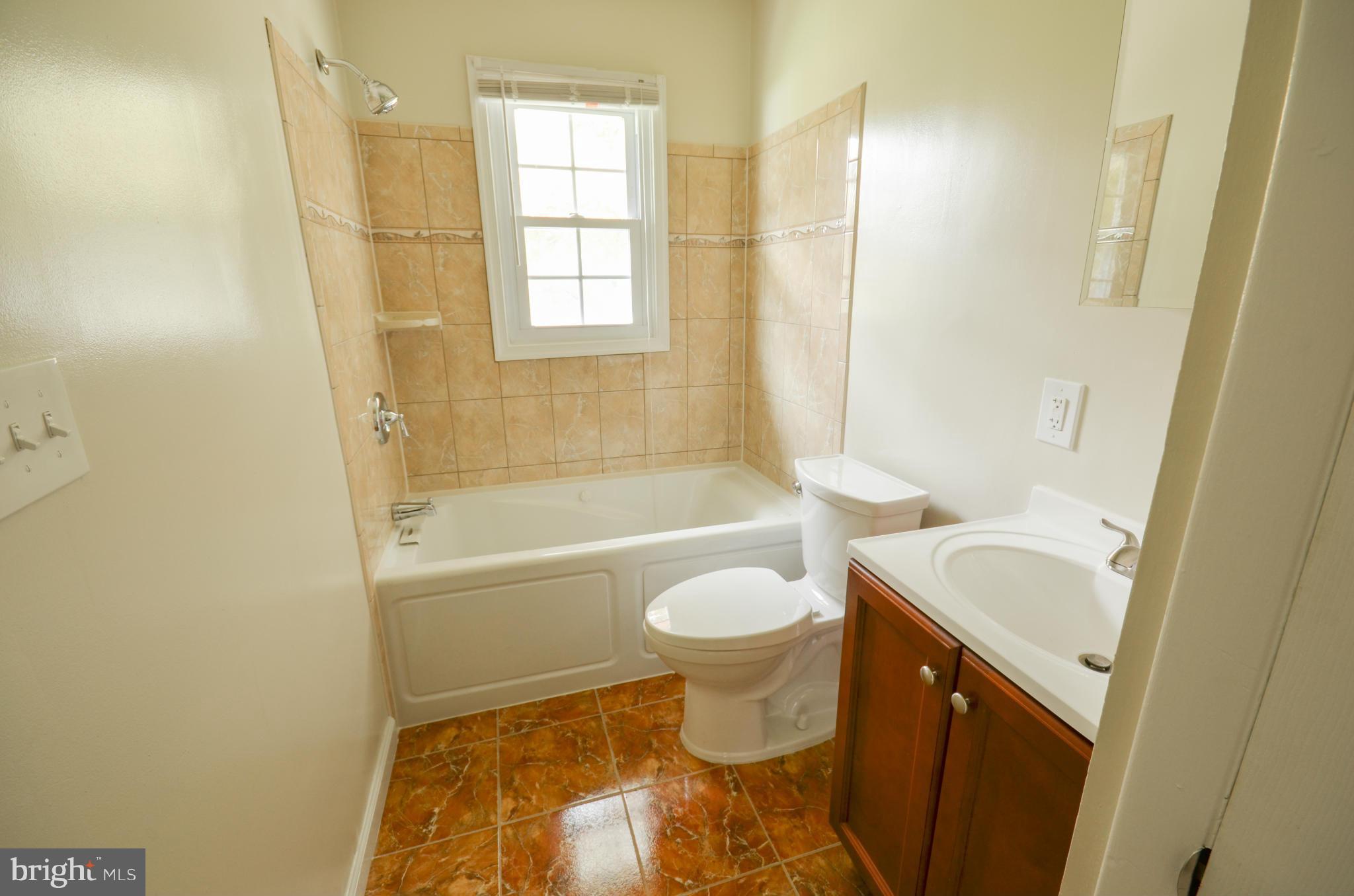 8701 Emory Grove Road Gaithersburg, MD 20877 - Photo 14 of 24 Bath