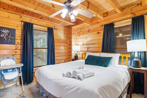 $825,000 | 2020 Bear Creek Way, Pigeon Forge, TN 37862