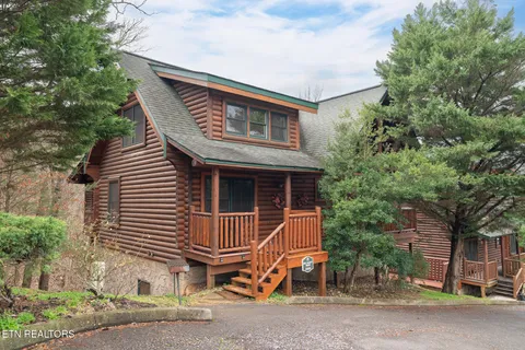$825,000 | 2020 Bear Creek Way, Pigeon Forge, TN 37862