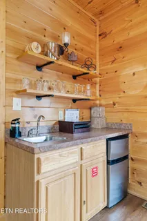 $825,000 | 2020 Bear Creek Way, Pigeon Forge, TN 37862