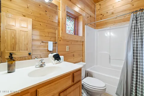 $825,000 | 2020 Bear Creek Way, Pigeon Forge, TN 37862