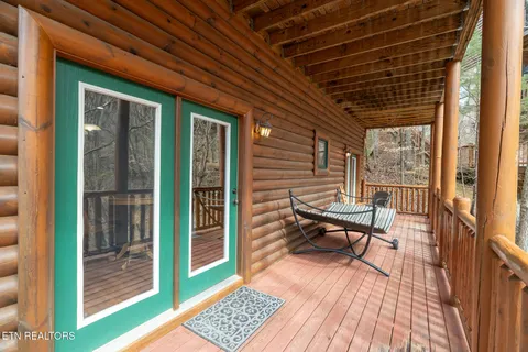 $825,000 | 2020 Bear Creek Way, Pigeon Forge, TN 37862