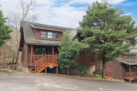 $825,000 | 2020 Bear Creek Way, Pigeon Forge, TN 37862