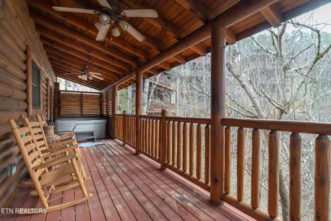 $825,000 | 2020 Bear Creek Way, Pigeon Forge, TN 37862
