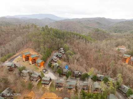 $825,000 | 2020 Bear Creek Way, Pigeon Forge, TN 37862