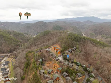 $825,000 | 2020 Bear Creek Way, Pigeon Forge, TN 37862