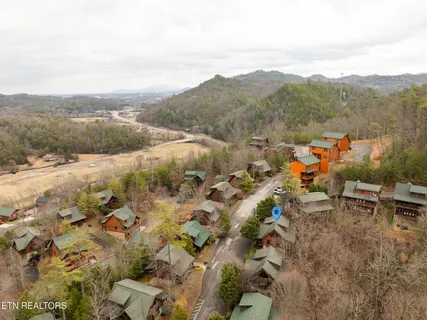 $825,000 | 2020 Bear Creek Way, Pigeon Forge, TN 37862