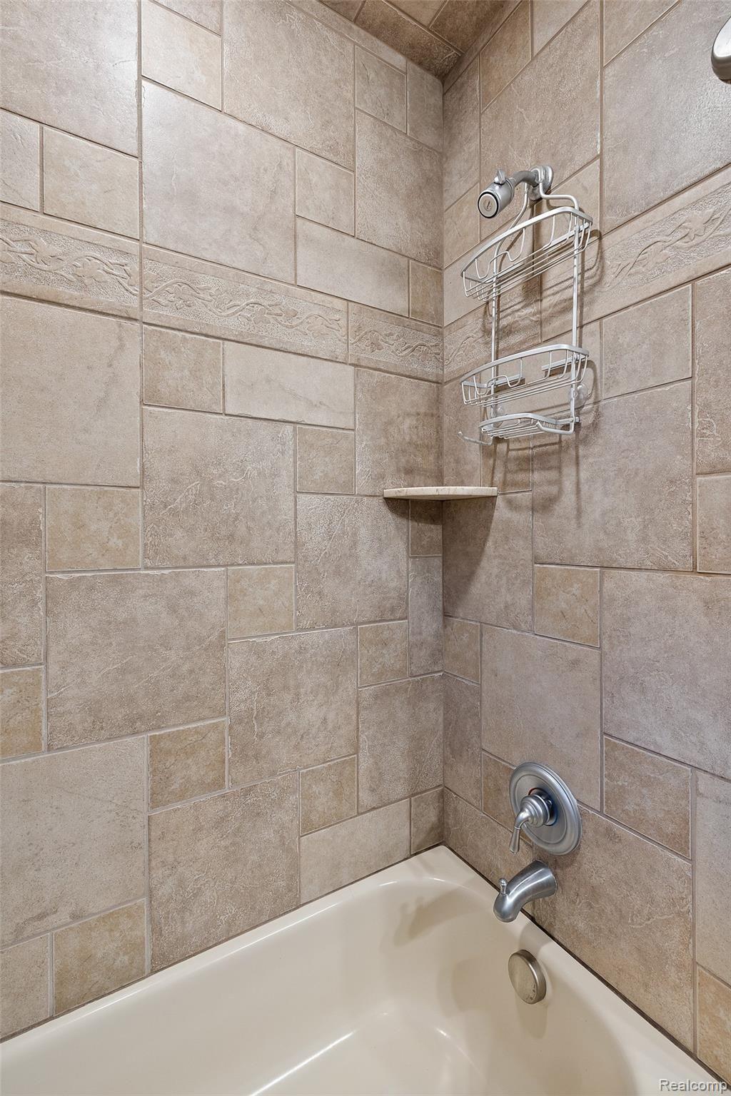 50646 Nesting Ridge Drive Macomb, MI 48044 - Photo 28 of 48 50646 Nesting Ridge-38.jpg