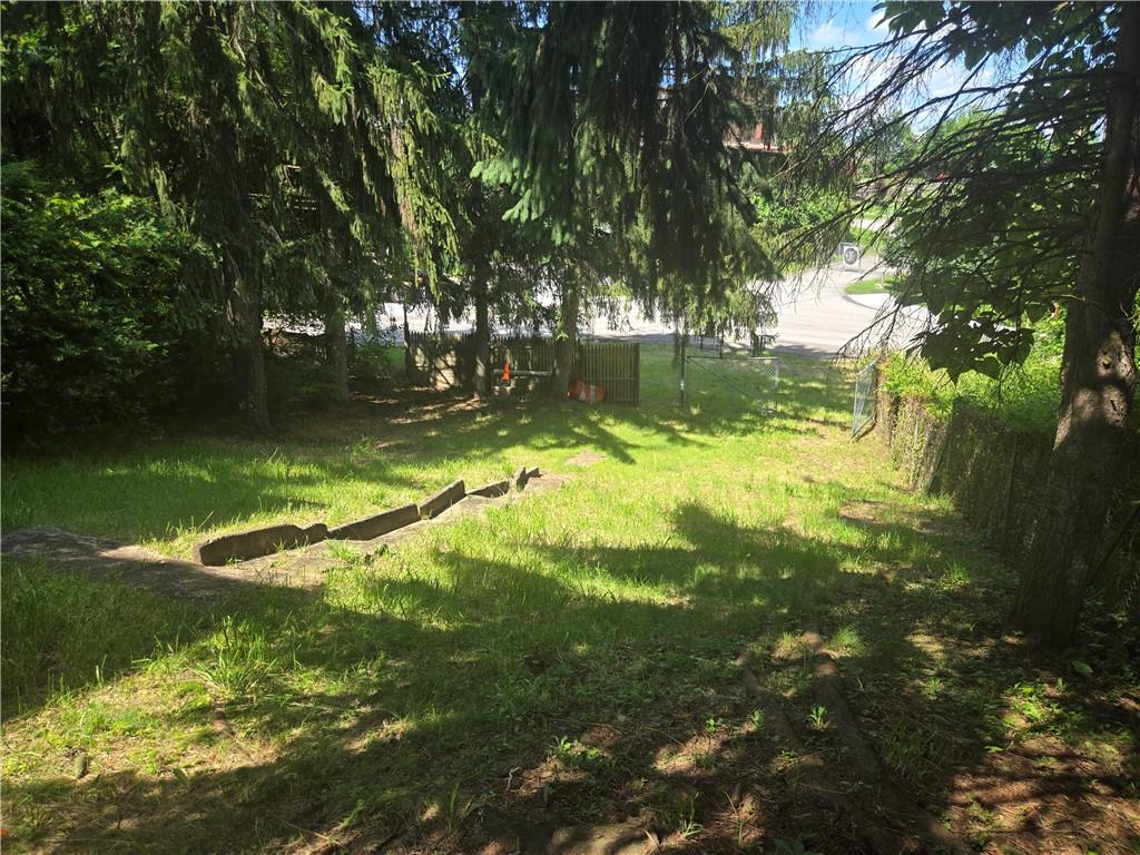 1922 Rhine Street Pittsburgh, PA 15212 - Photo 12 of 32 a view of yard