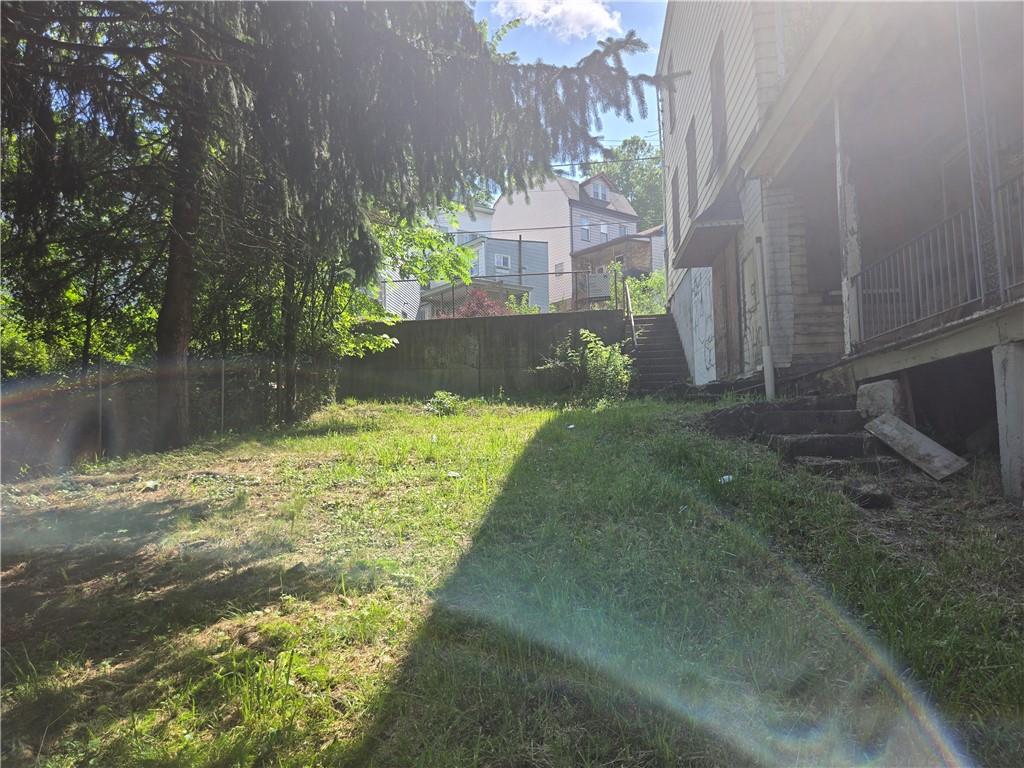 1922 Rhine Street Pittsburgh, PA 15212 - Photo 18 of 32 a view of yard
