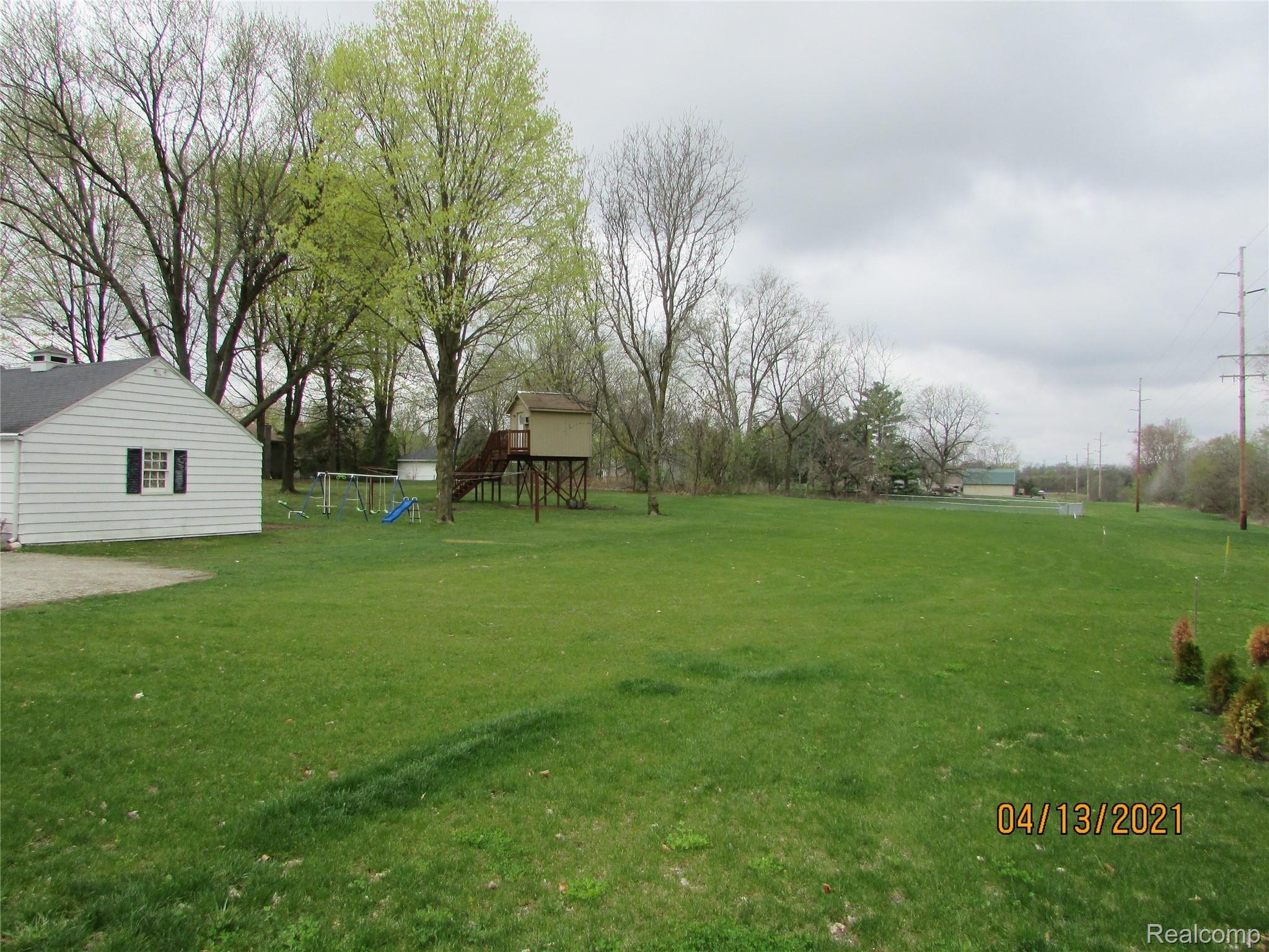 6142 South Center Road Grand Blanc, MI 48439 - Photo 5 of 31 Center rd pics 4-12-21 2021-03-17 032.JPG