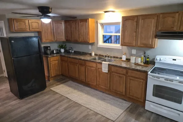 $1,950 | 159 Auburn Street, Unit 2, Manchester, NH 03103