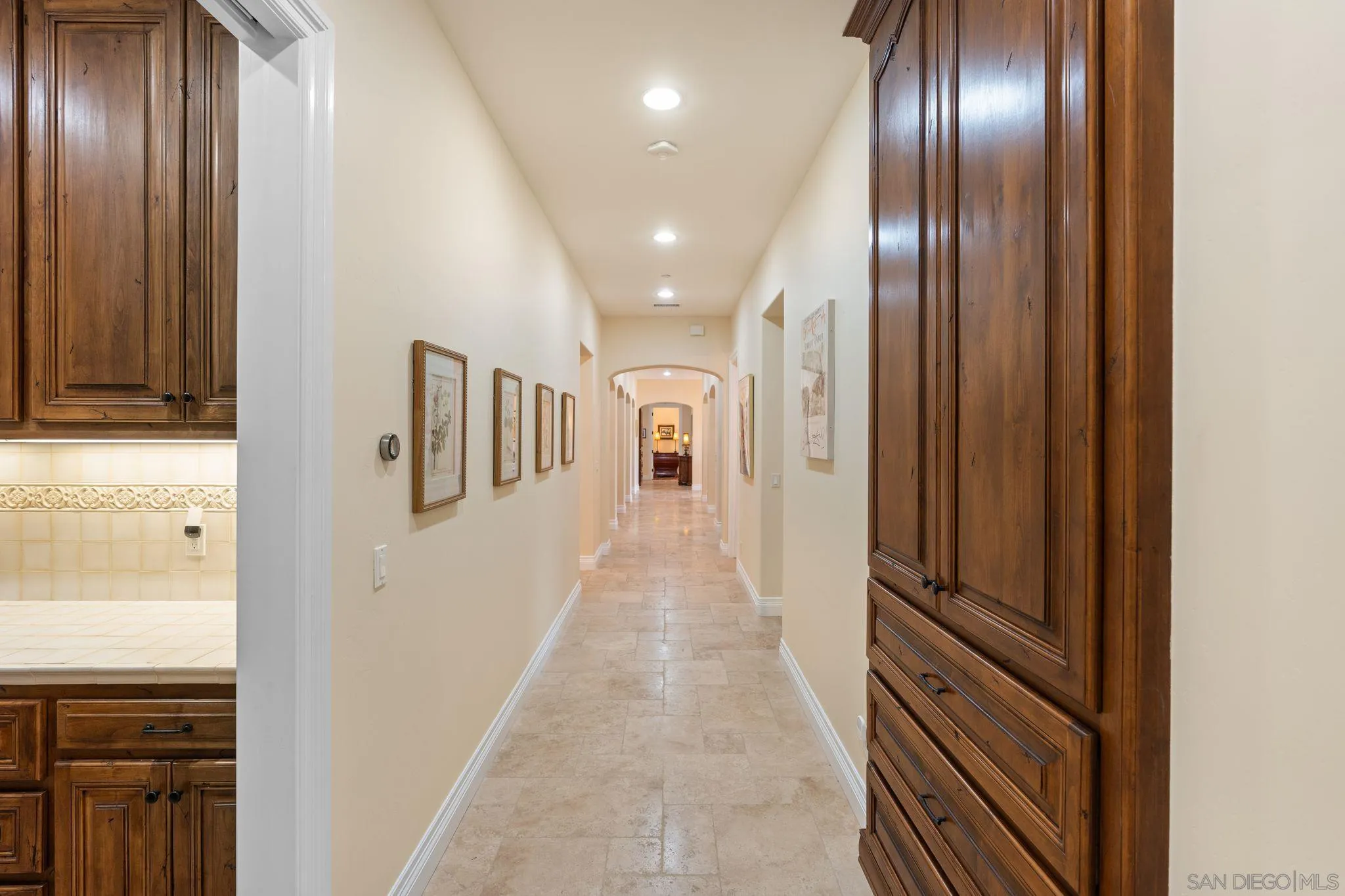 546 Morro Hills Road Fallbrook, CA 92028 - Photo 17 of 52 a view of hallway with elevator