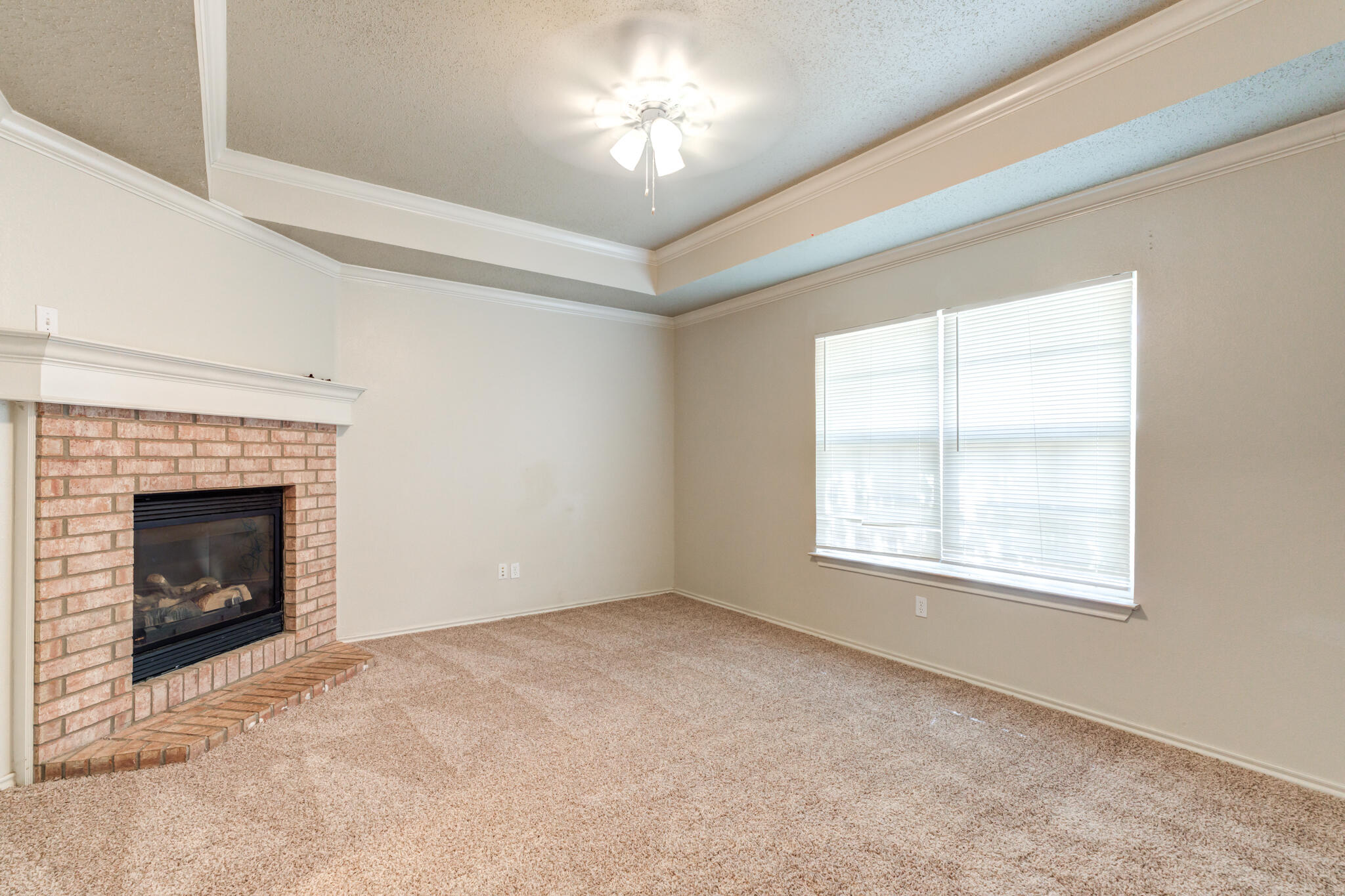 3114 109th Street Lubbock, TX 79423 - Photo 6 of 24 a view of empty room with window