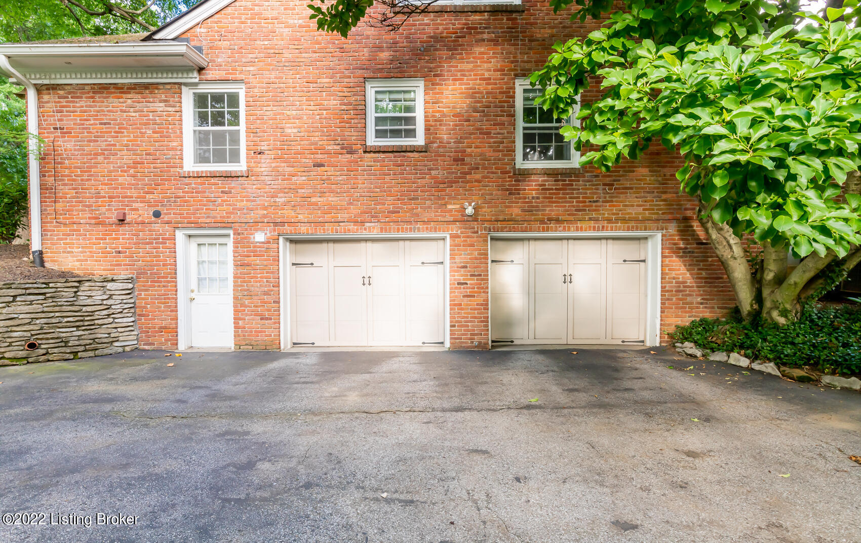 5611 Apache Road Louisville, KY 40207 - Photo 13 of 108 MLS-117