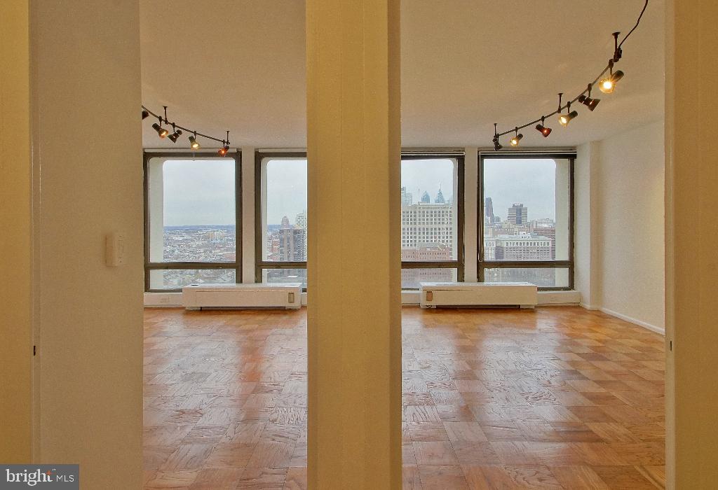 200 Locust Street, Unit 28AN Philadelphia, PA 19106 - Photo 15 of 21 Spacious urban retreat with skyline views.