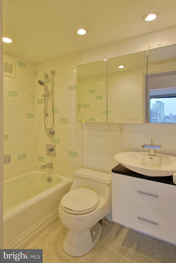 200 Locust Street, Unit 28AN Philadelphia, PA 19106 - Photo 17 of 21 Modern bathroom with sleek finishes.