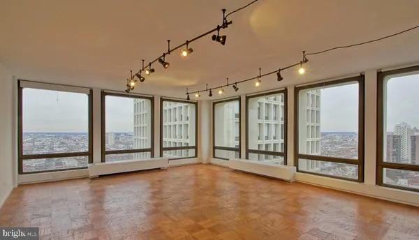$3,000 | 200 Locust Street, Unit 28AN, Philadelphia, PA 19106