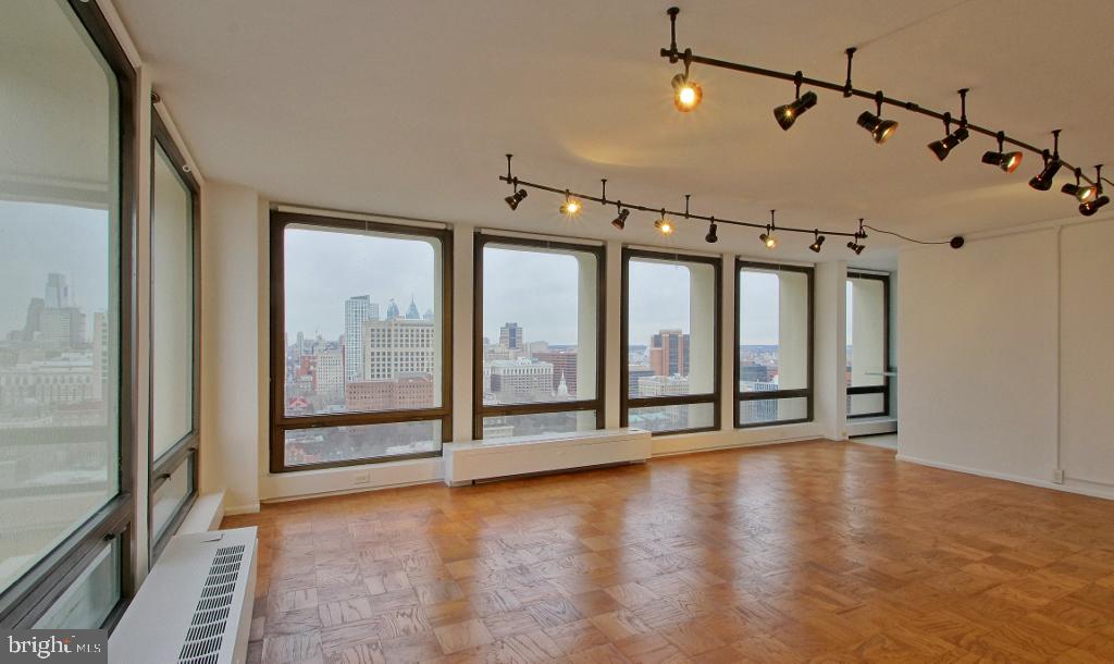200 Locust Street, Unit 28AN Philadelphia, PA 19106 - Photo 8 of 21 Spacious urban retreat with skyline views.