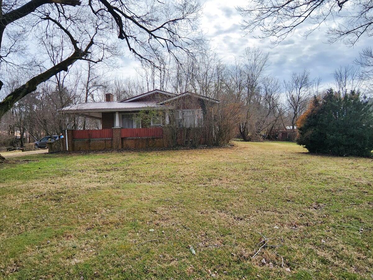 1913 Cherokee Road Johnson City, TN 37604 - Photo 4 of 44 Front