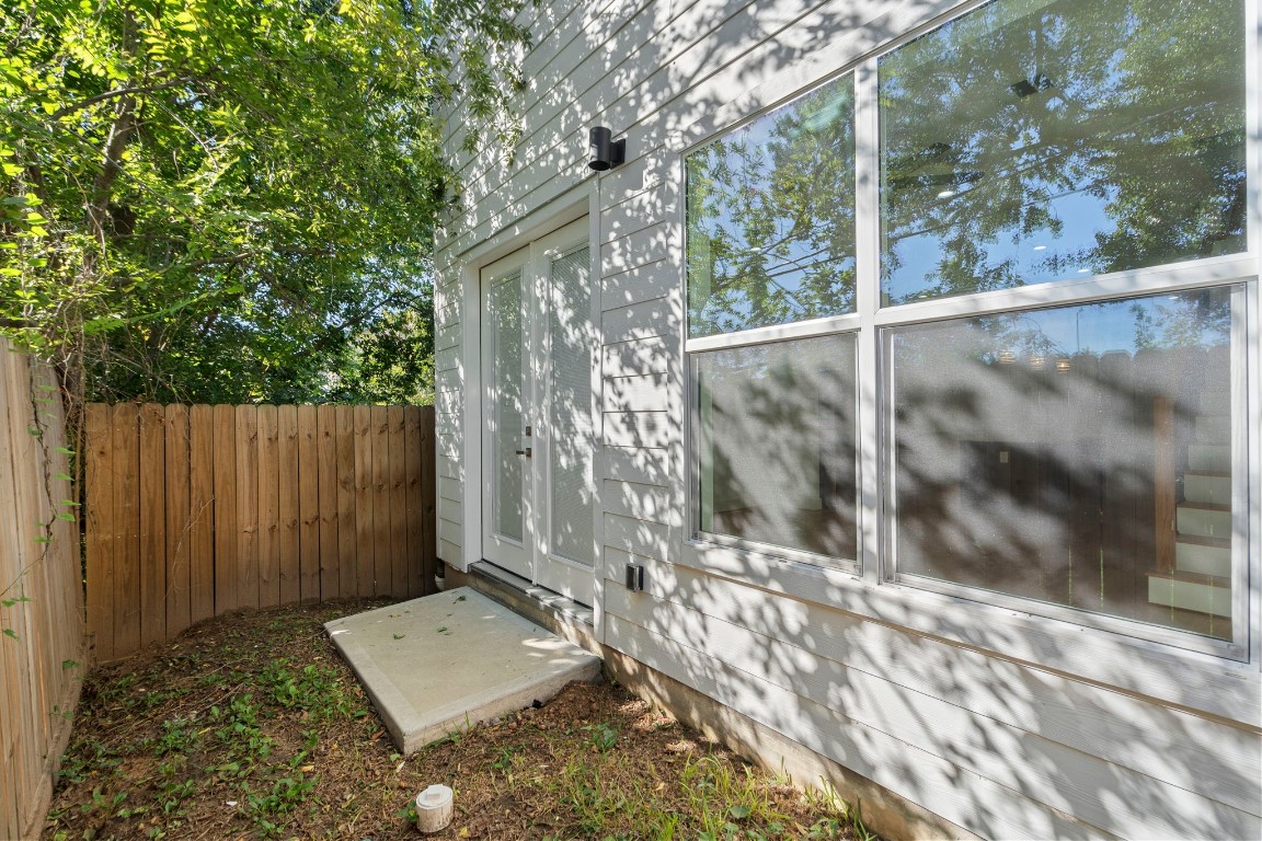 2022 Thonig Road, Unit A Houston, TX 77055 - Photo 13 of 14
