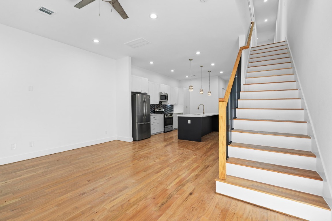 2022 Thonig Road, Unit A Houston, TX 77055 - Photo 5 of 14