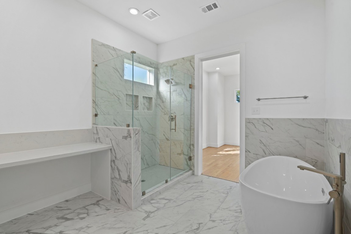 2022 Thonig Road, Unit A Houston, TX 77055 - Photo 8 of 14