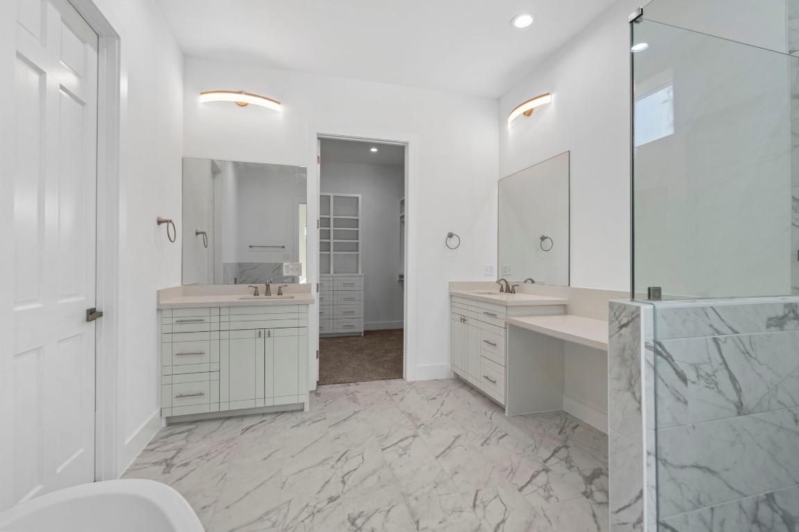 2022 Thonig Road, Unit A Houston, TX 77055 - Photo 9 of 14