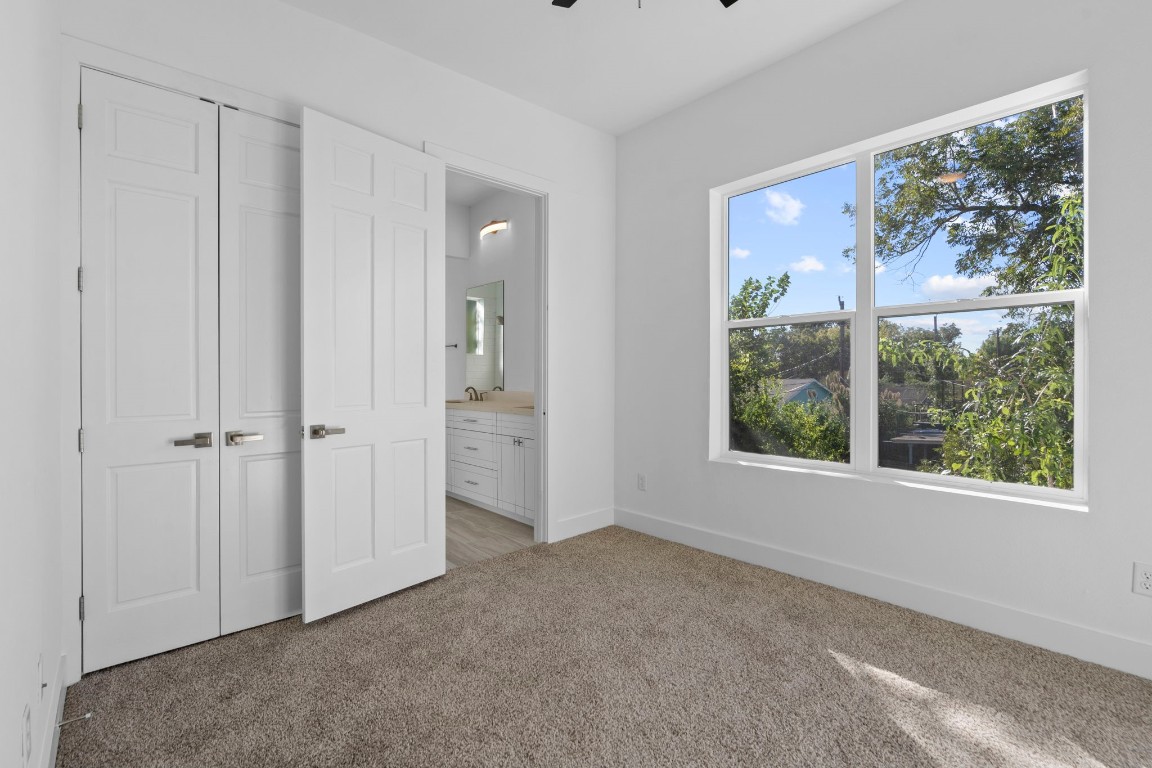2022 Thonig Road, Unit A Houston, TX 77055 - Photo 10 of 14
