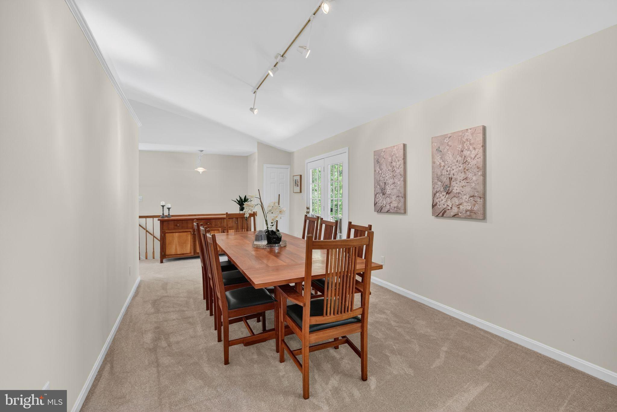 13821 Esworthy Road Darnestown, MD 20874 - Photo 8 of 98 Dining room with track lighting