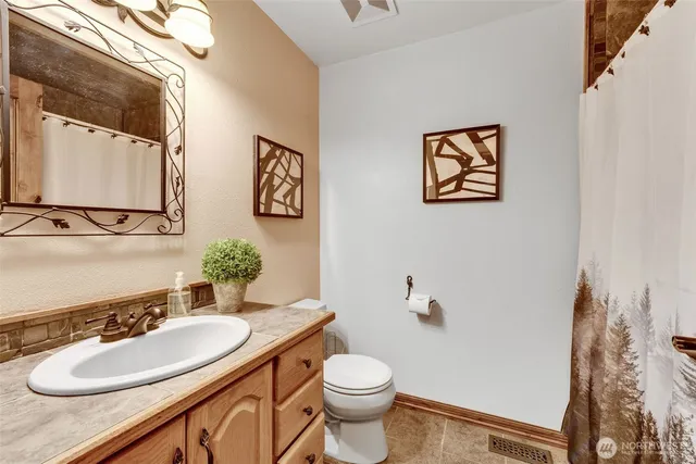 $850,000 | 21401 161st Avenue East, Graham, WA 98338