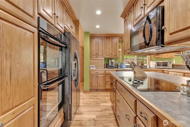 $850,000 | 21401 161st Avenue East, Graham, WA 98338