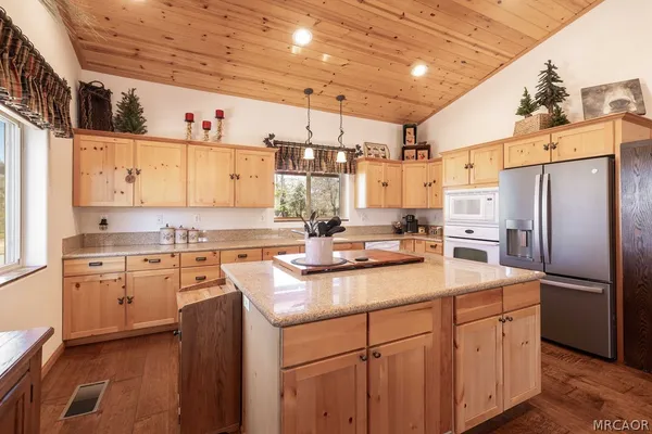 $995,000 | 1593 Angels Camp Road, Big Bear City, CA 92314