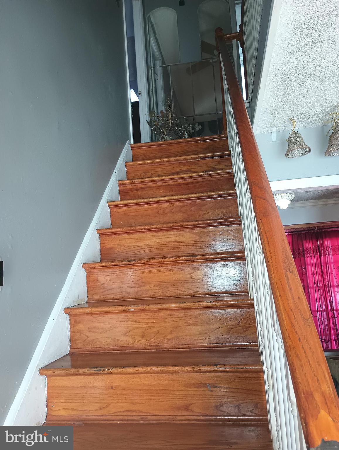 53 Genesee Lane Willingboro, NJ 08046 - Photo 5 of 13 a view of entryway