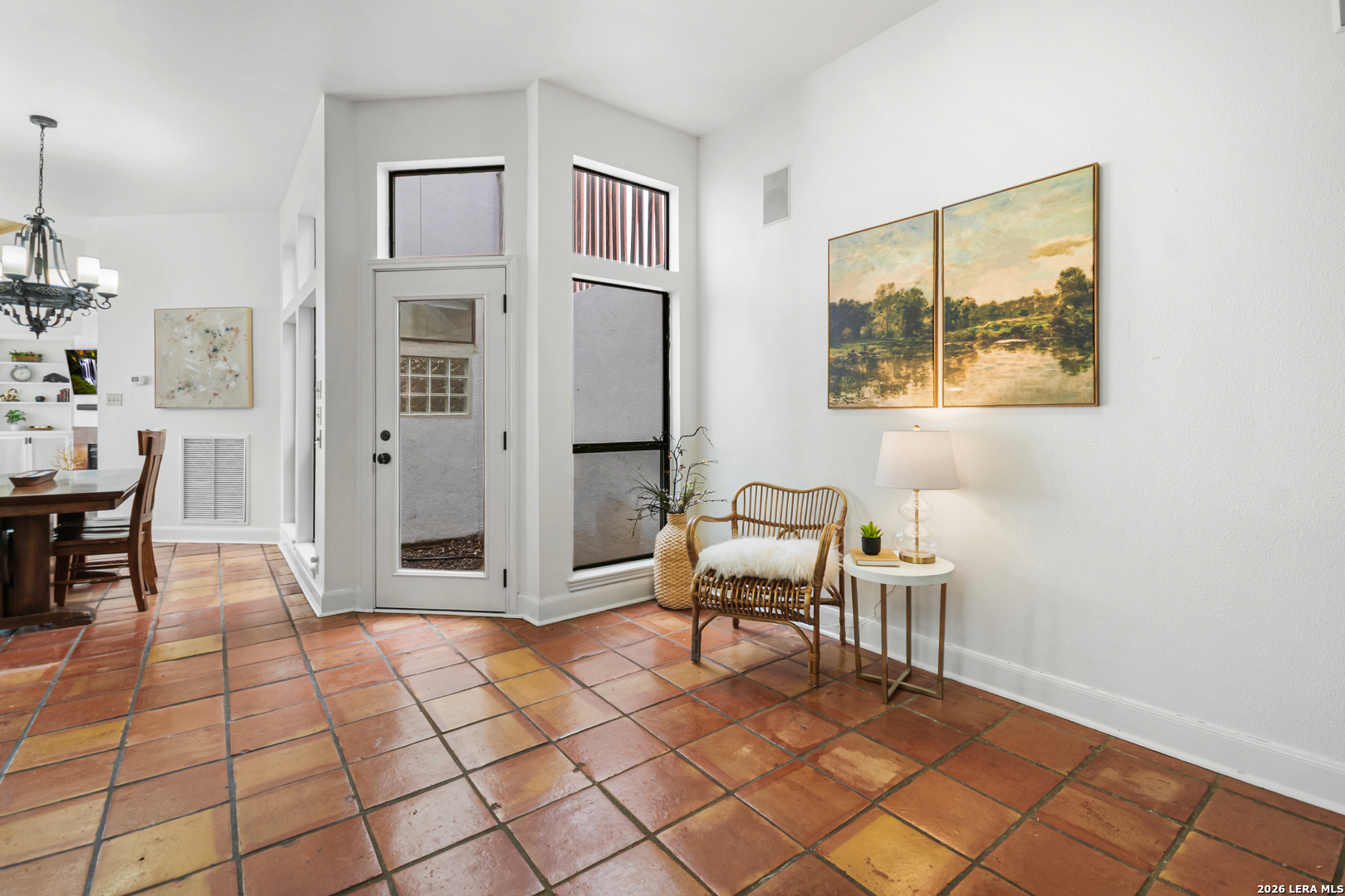 29439 Summit Ridge Drive Fair Oaks Ranch, TX 78015 - Photo 21 of 34 a view of a livingroom with furniture and dining area