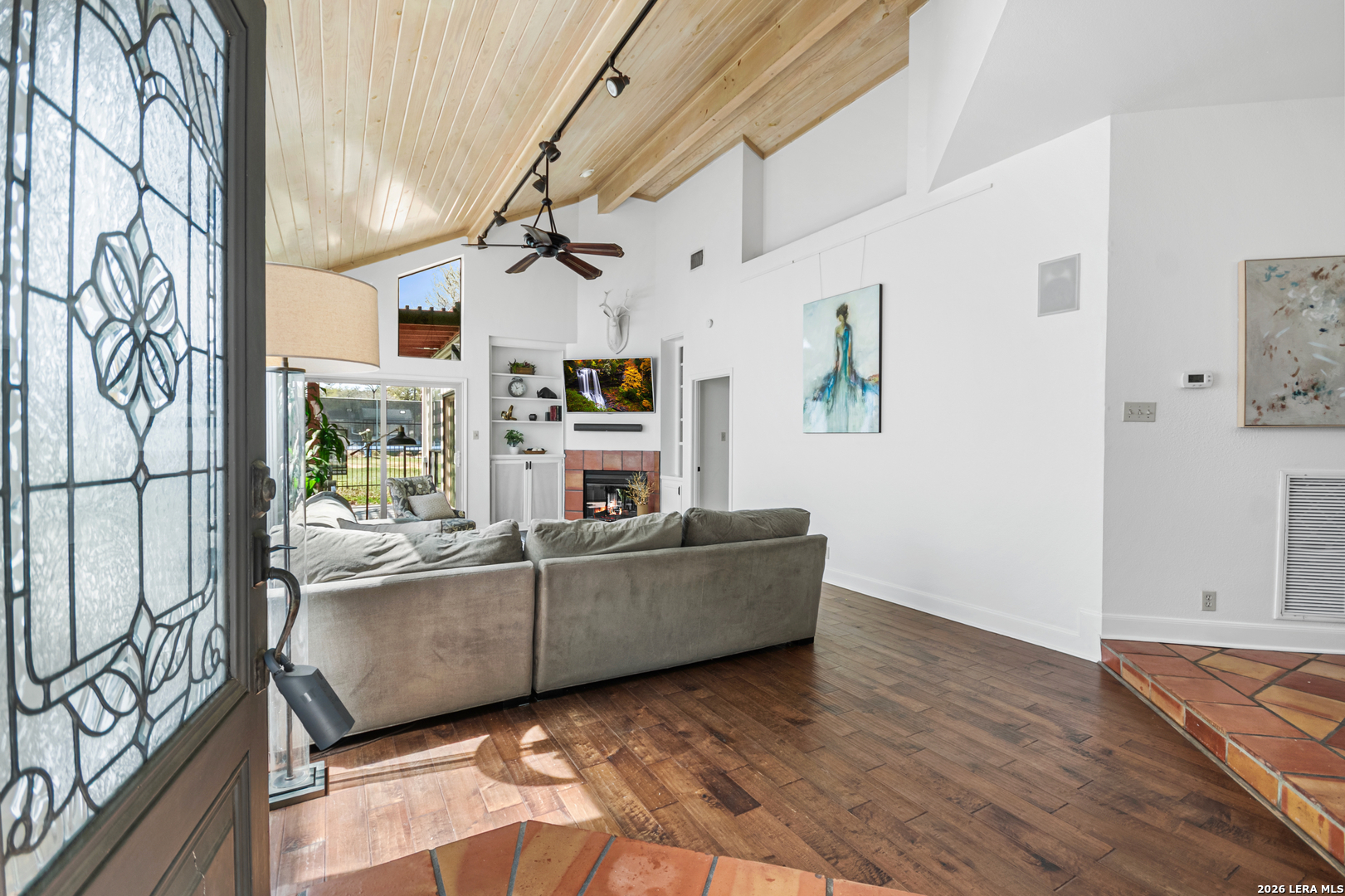 29439 Summit Ridge Drive Fair Oaks Ranch, TX 78015 - Photo 4 of 34 a living room with furniture and wooden floor