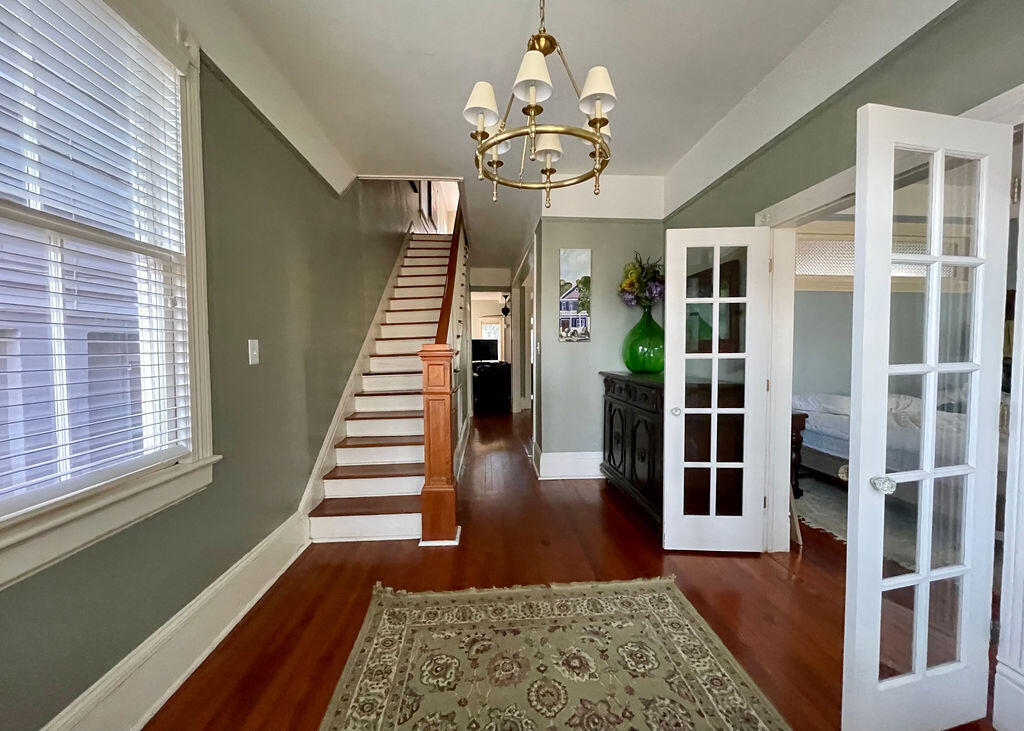 32 1/2 Chapel Street Charleston, SC 29403 - Photo 4 of 37 4