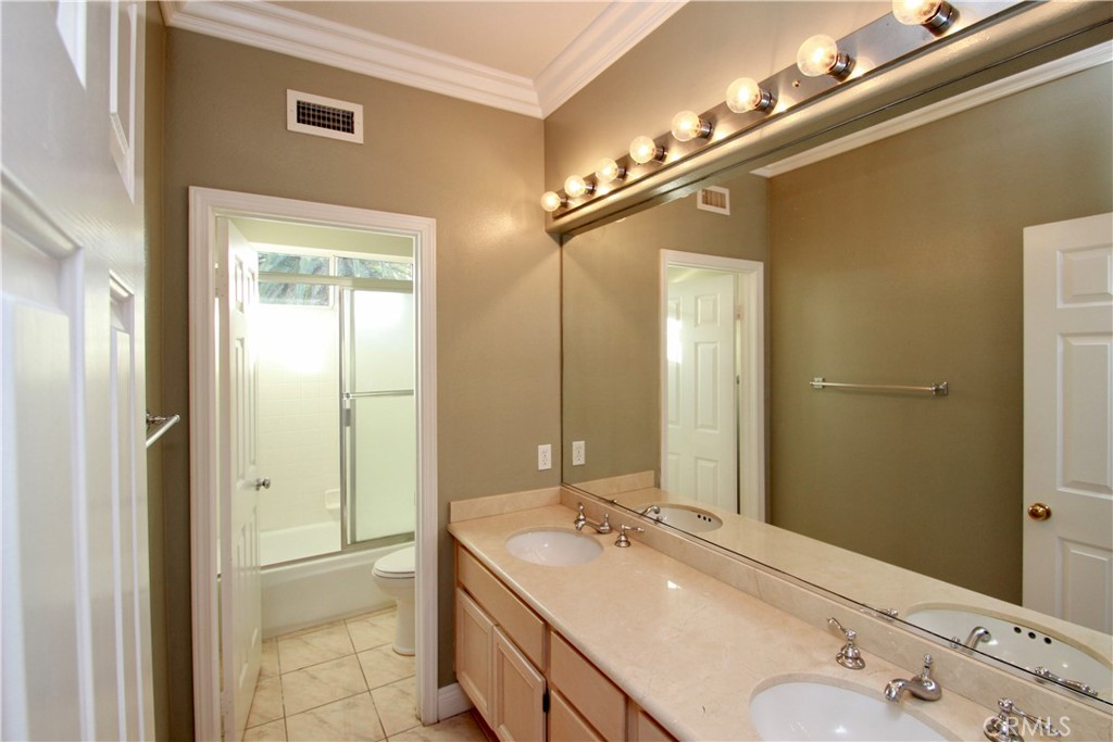 11 Pienza Irvine, CA 92606 - Photo 20 of 31