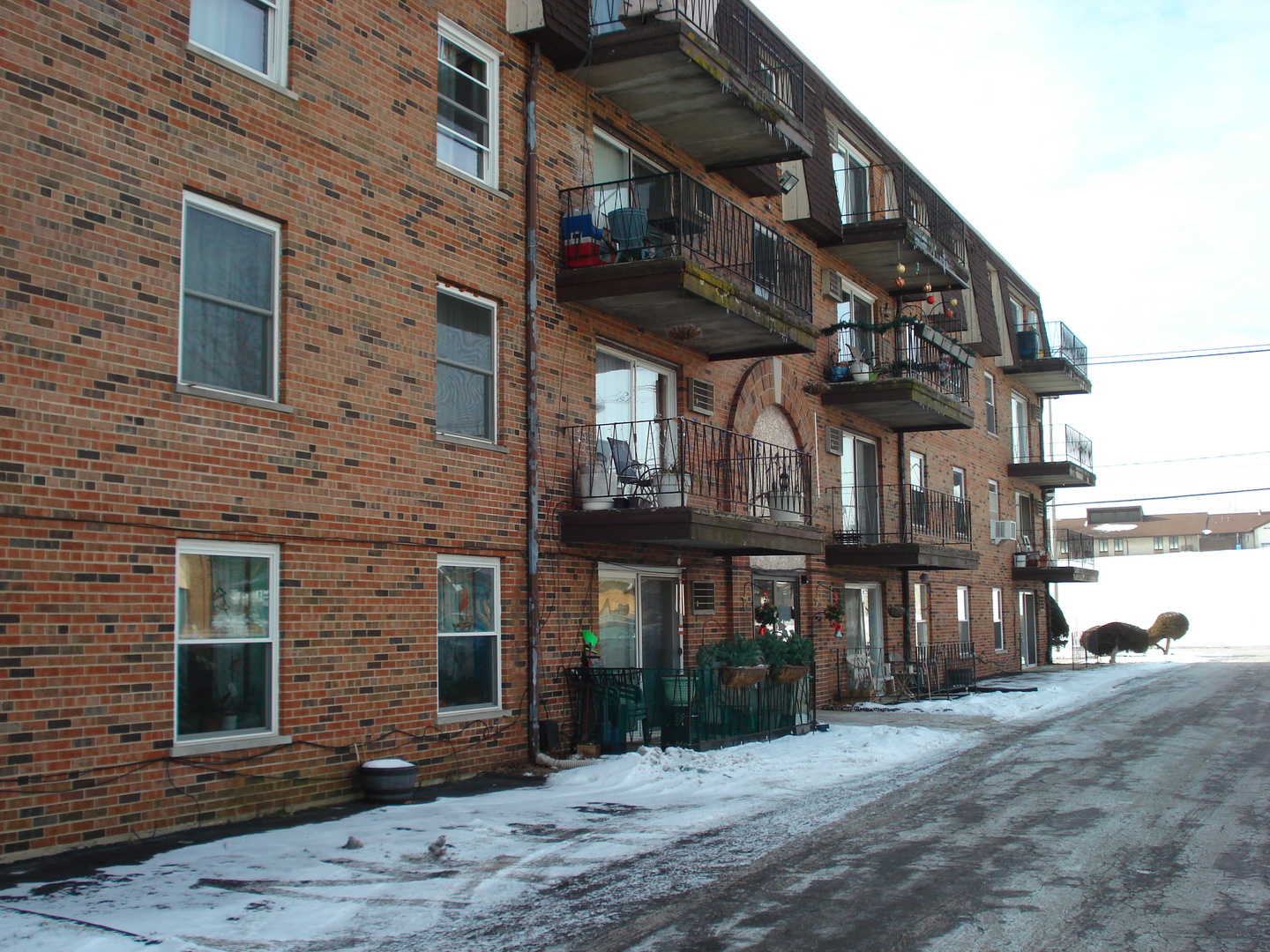 9143 South Roberts Road, Unit 27 Hickory Hills, IL 60457 - Photo 1 of 20