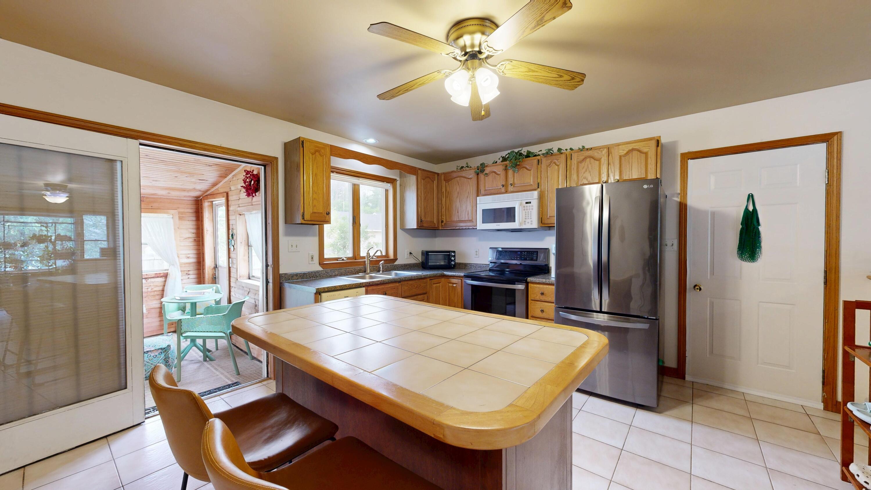 25 Jan's Boulevard Lewiston, ME 04240 - Photo 14 of 56 Kitchen