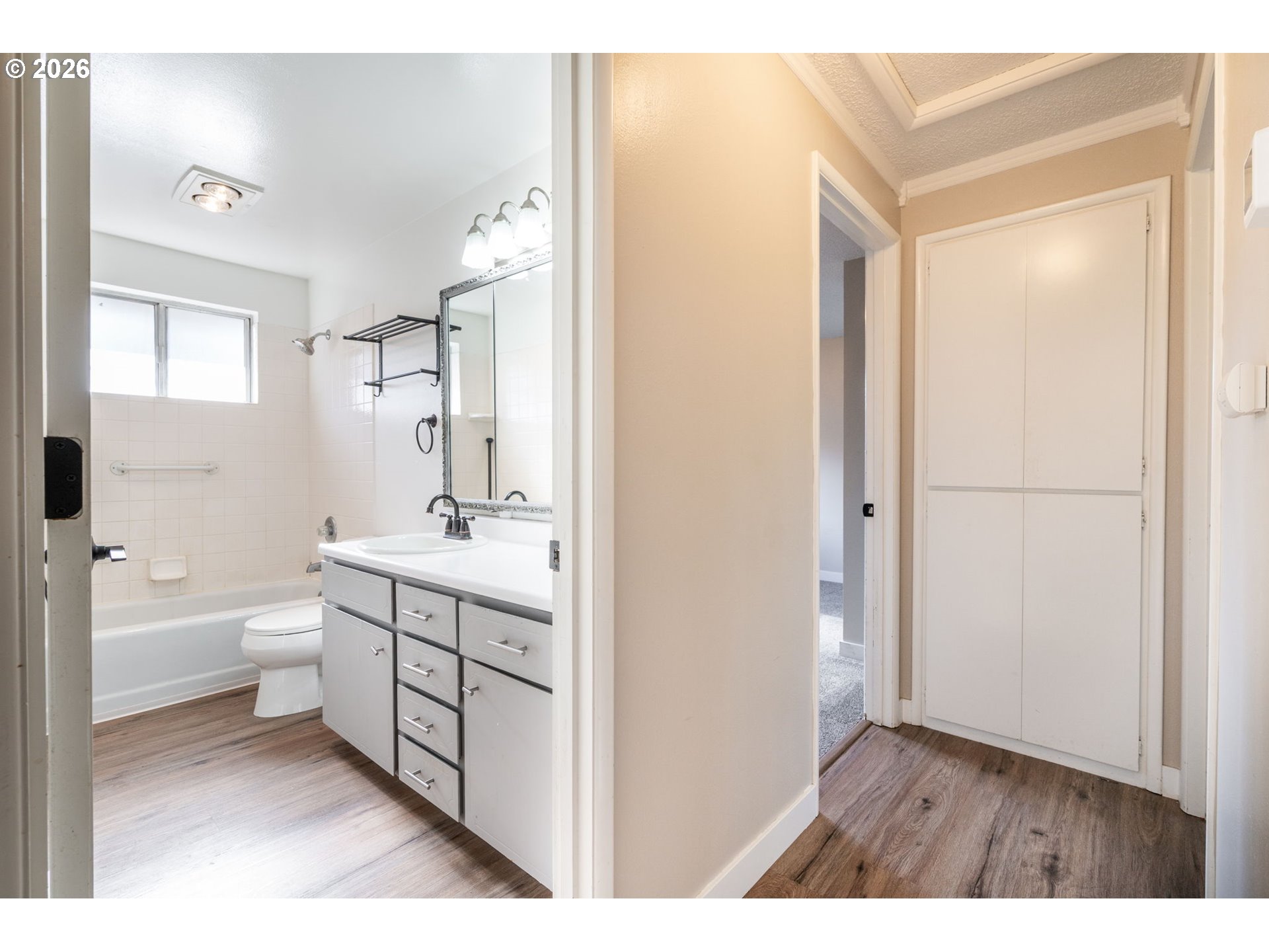 8205 Southwest Laurel Street Portland, OR 97225 - Photo 14 of 38