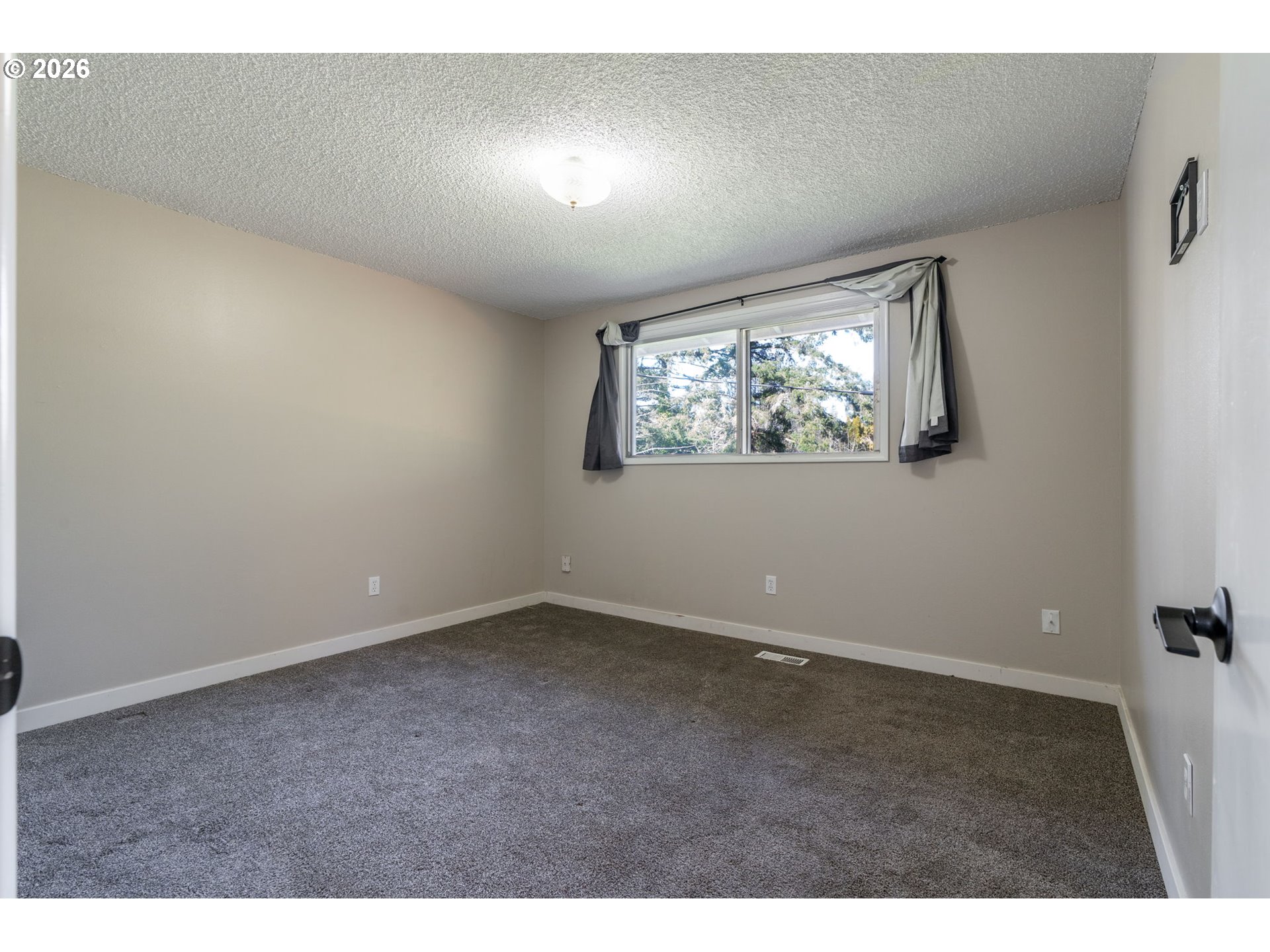 8205 Southwest Laurel Street Portland, OR 97225 - Photo 18 of 38