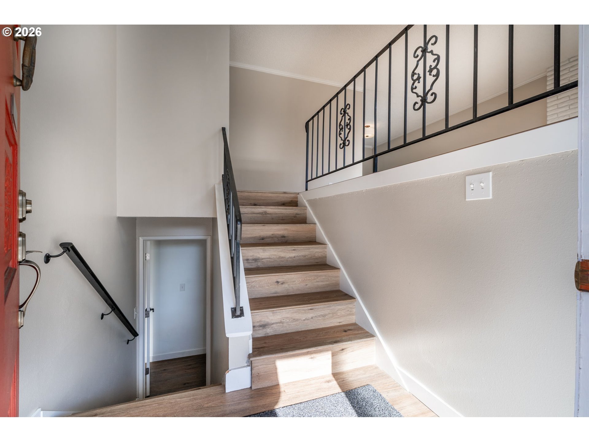 8205 Southwest Laurel Street Portland, OR 97225 - Photo 4 of 38