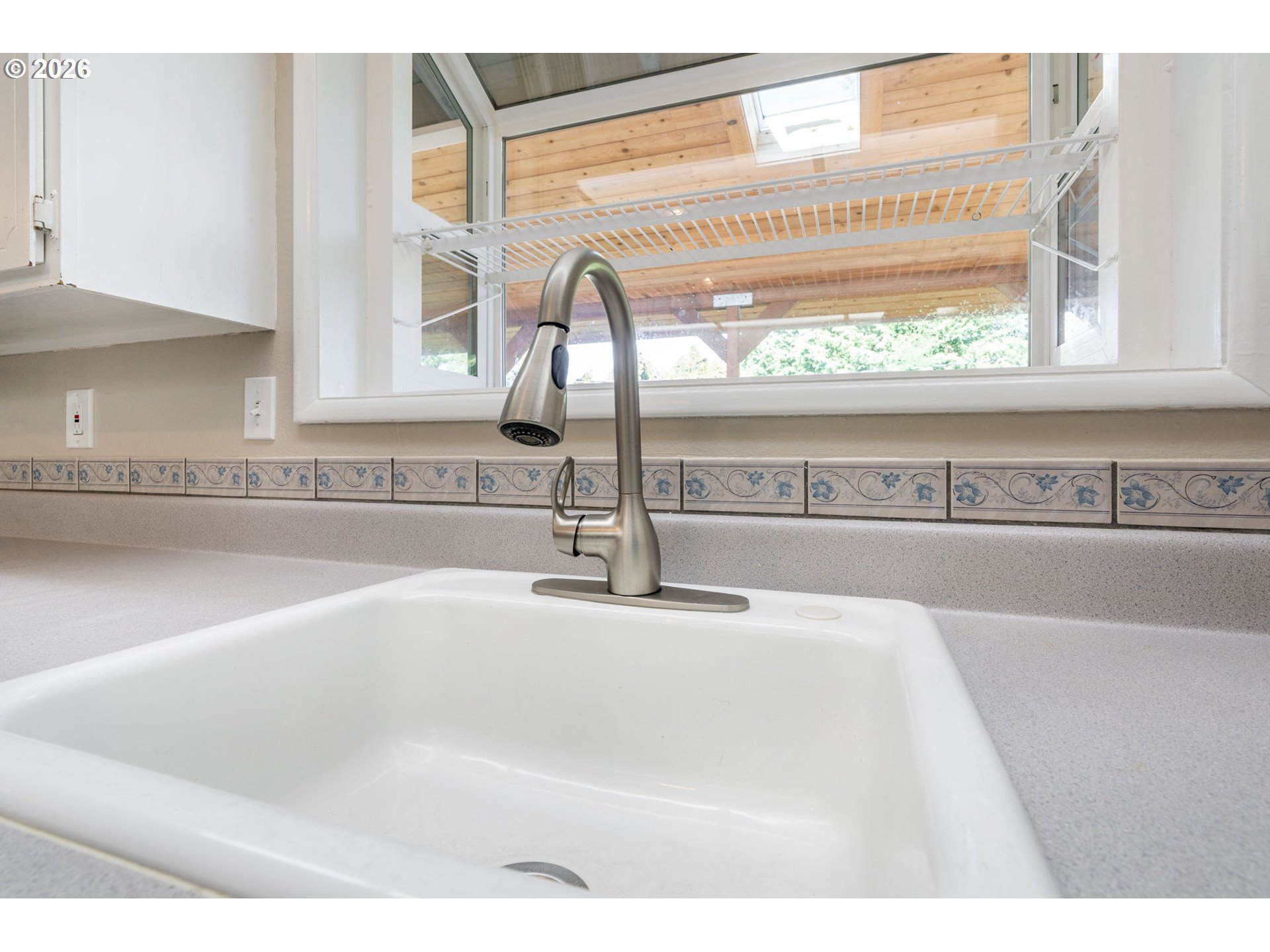 8205 Southwest Laurel Street Portland, OR 97225 - Photo 10 of 38