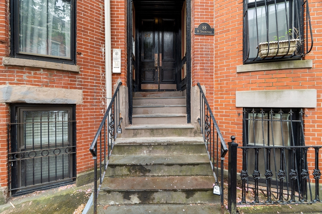 88 West Springfield Street, Unit 3 Boston, MA 02118 - Photo 17 of 17 a view of entryway with a front door