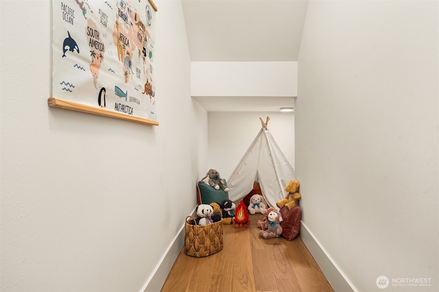 9711 44th Place Southwest, Unit A&B Seattle, WA 98136 - Photo 24 of 40