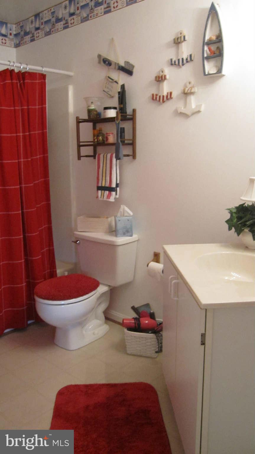 8 Kings Place Nottingham, MD 21236 - Photo 23 of 30 Bath