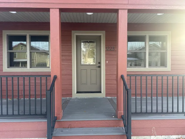 $292,000 | 1223 9th Street South, La Crosse, WI 54601