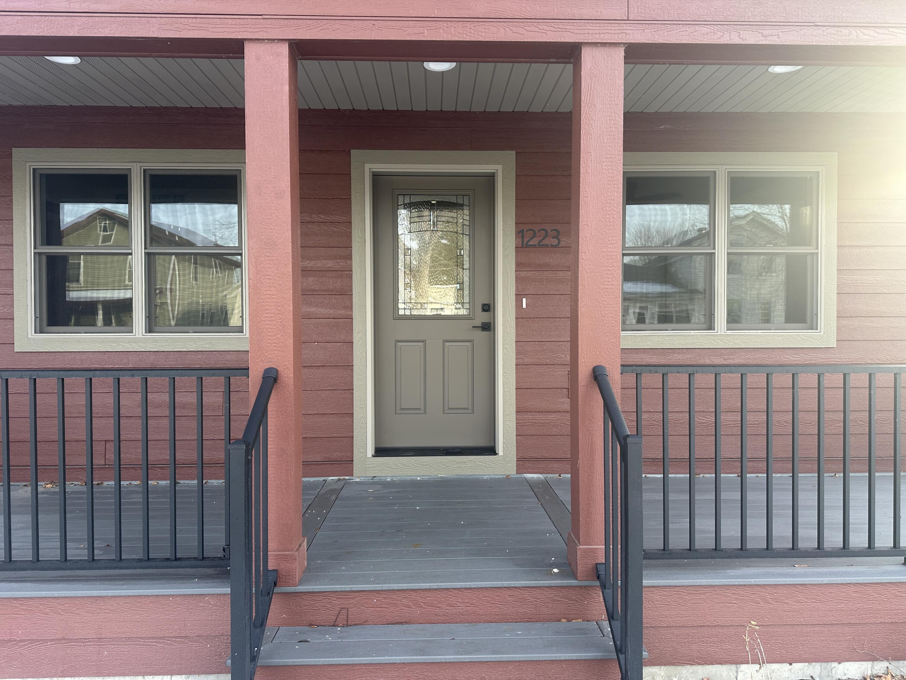 1223 9th Street South La Crosse, WI 54601 - Photo 2 of 19 IMG_0658